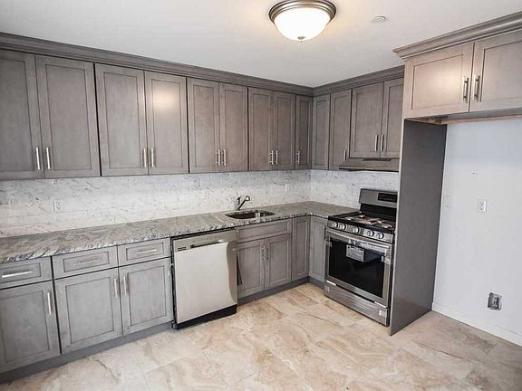 4th image of 360 Van Duzer St #2D