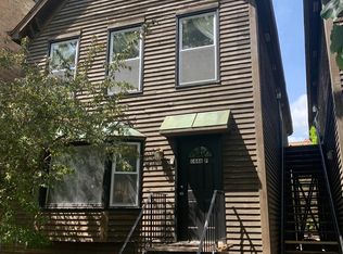 1446 W Polk St #2F, Chicago, IL 60607