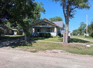 114 N 2nd St, Hope, KS 67451