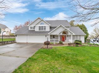 941 Apple Blossom Ln, Orrville, OH 44667
