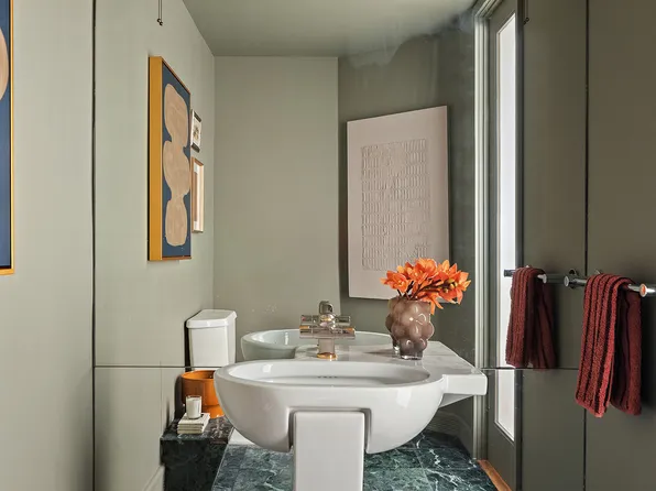 260 West Broadway image 24 of 27