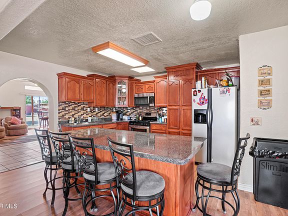 4th image of 1029 Pinkerton St