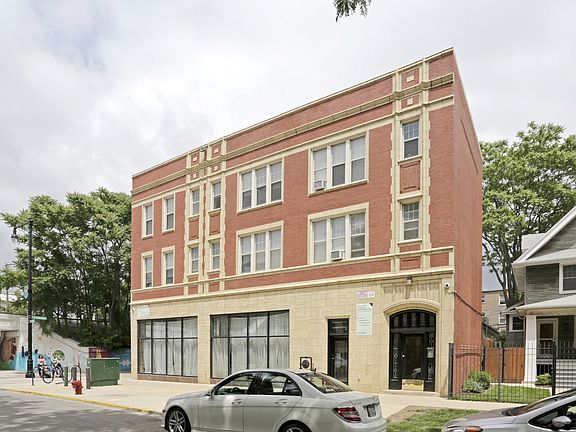 3rd image of 1344 W Lunt Ave APT 204