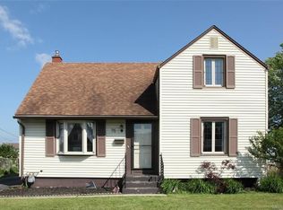 75 Applewood Rd, Cheektowaga, NY 14225