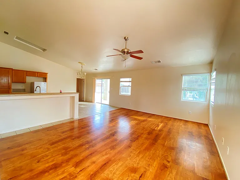 10200 Pyramid Peak Dr — Photo 4