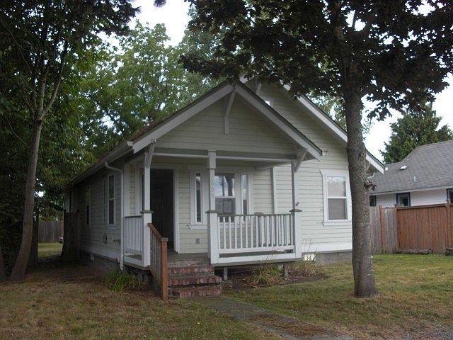 1st image of 605 E 62nd St
