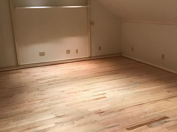 Enclosed attic/bonus room