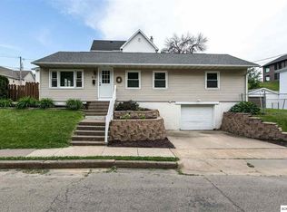 510 W 16th St, Dubuque, IA 52001