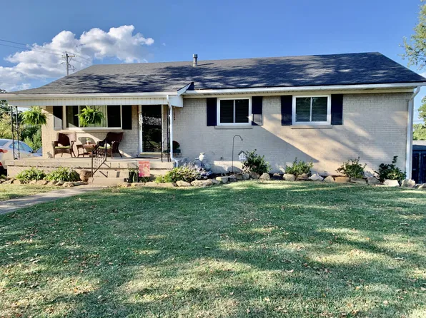 210 W Clark Dr, Winchester, KY 40391