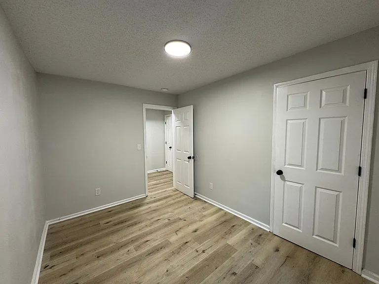 2109 Albany St — Photo 20
