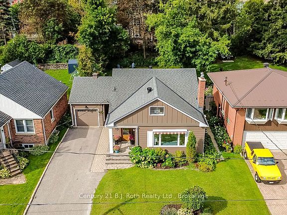 3rd image of 157 Parkview Ave
