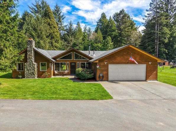650 Parkview Ln, Crescent City, CA 95531