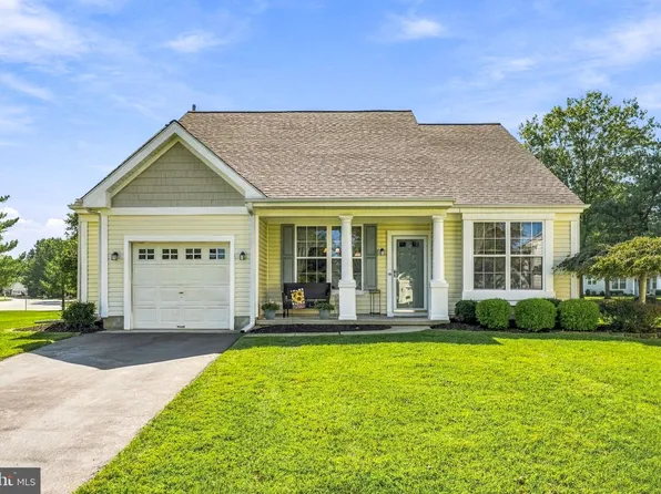 27 Tulip Ct, Marlton, NJ 08053