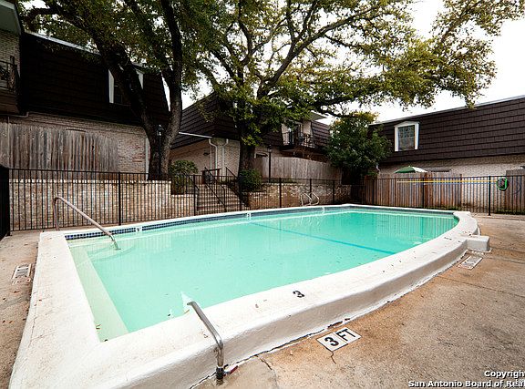 5th image of 8038 Broadway St APT 230L