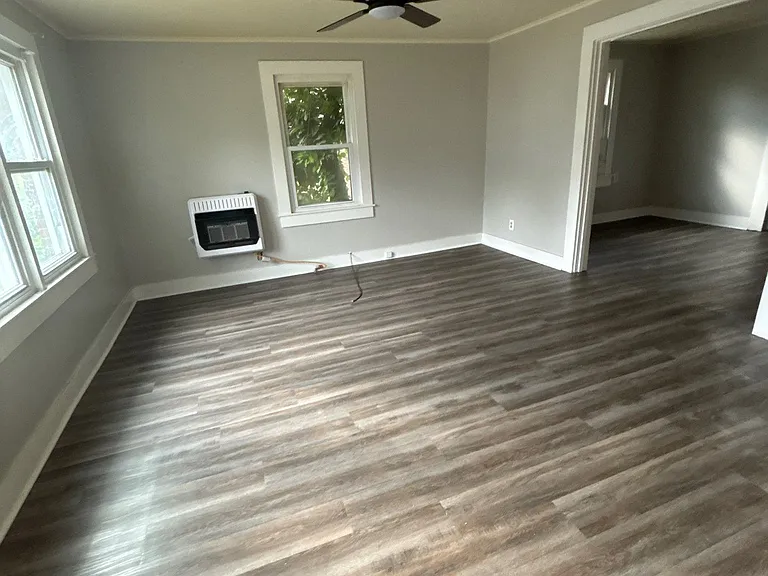 313 Eastland Ave — Photo 10