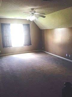 4th image of 943 Commission Dr
