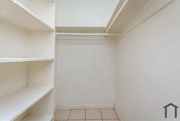 2562 Traction Ave #6 — Photo 4