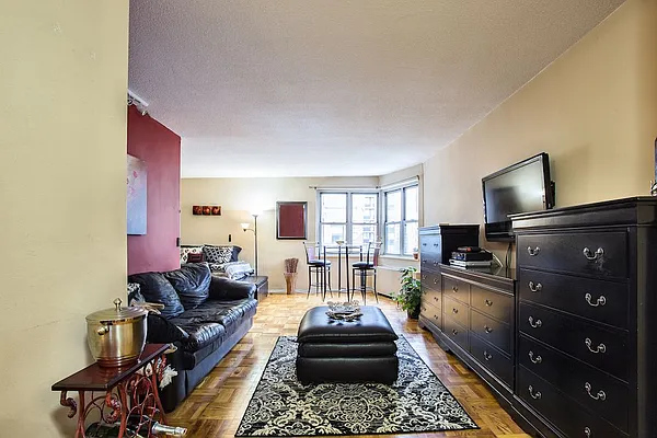 Sold by The Bamberger Group | media 21