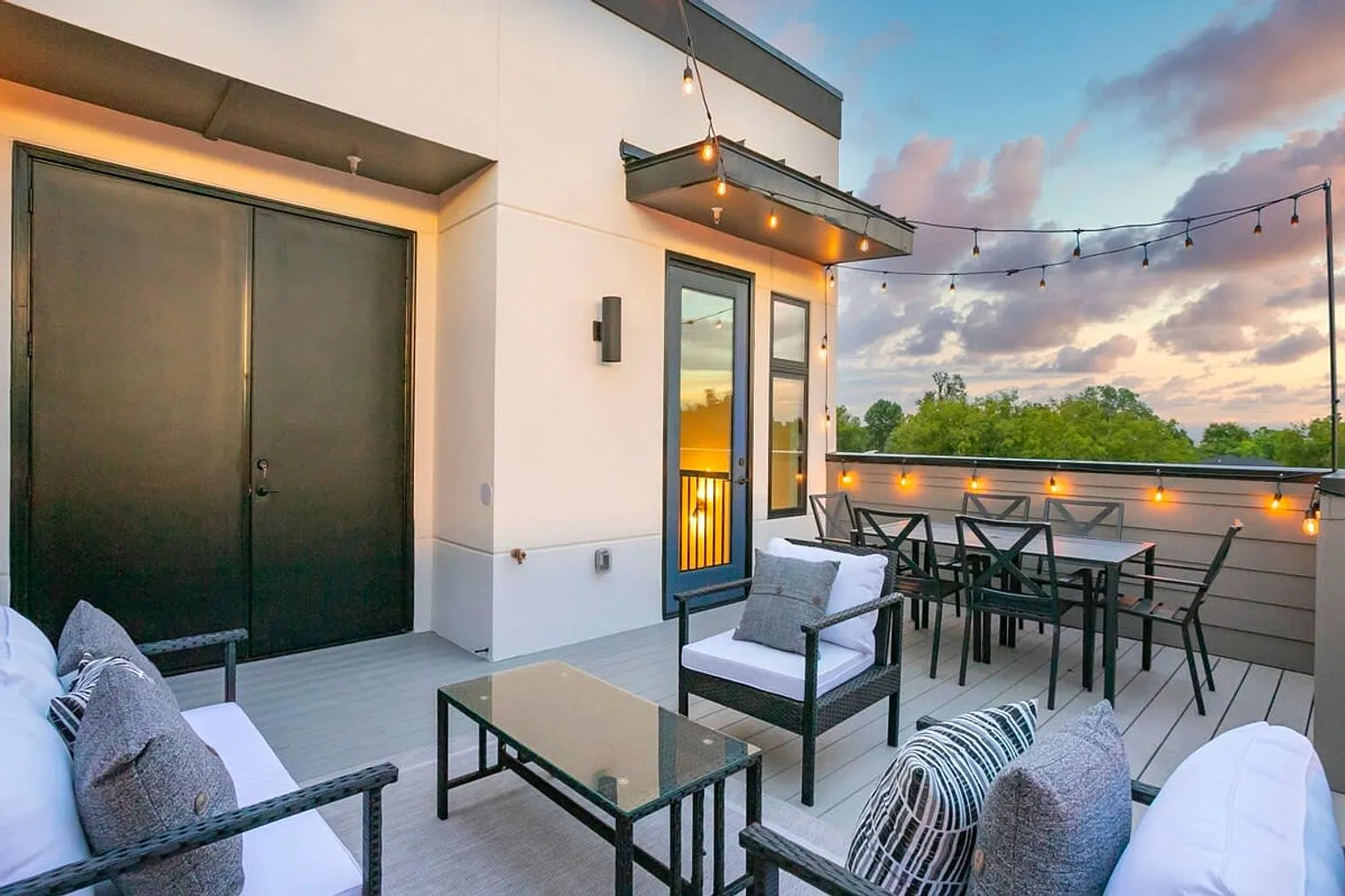 4 bed, 4.0 bath, 2174 sqft, $6,173 — Photo 4