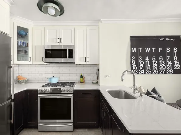 185 Hall St APT 414, Brooklyn, NY 11205