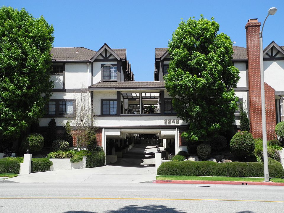 1st image of 2249 Montrose Ave APT 3