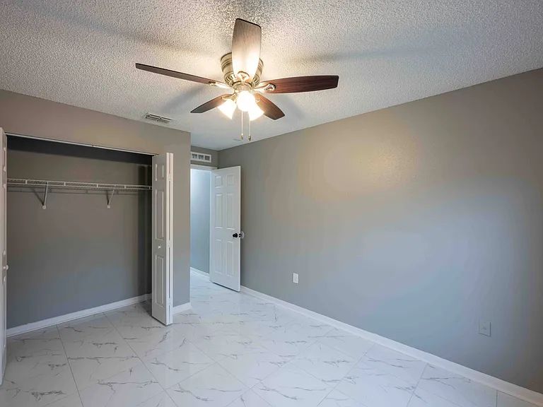 6920 Playpark Trl — Photo 39