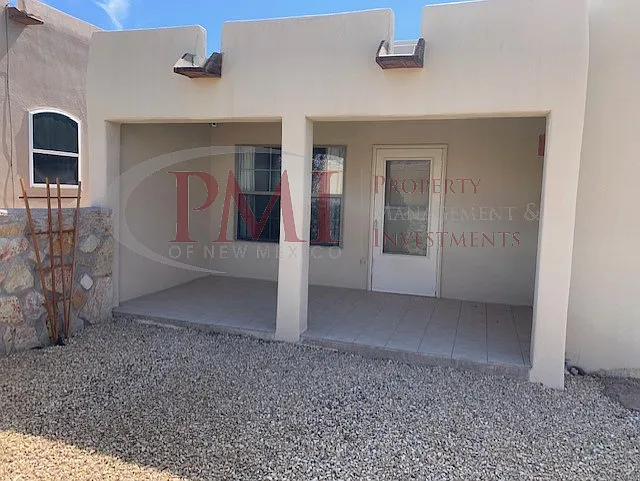 2229 Santa Ana — Photo 23