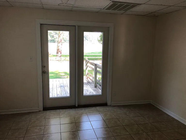 Mimosa den 3 to outside_08082018