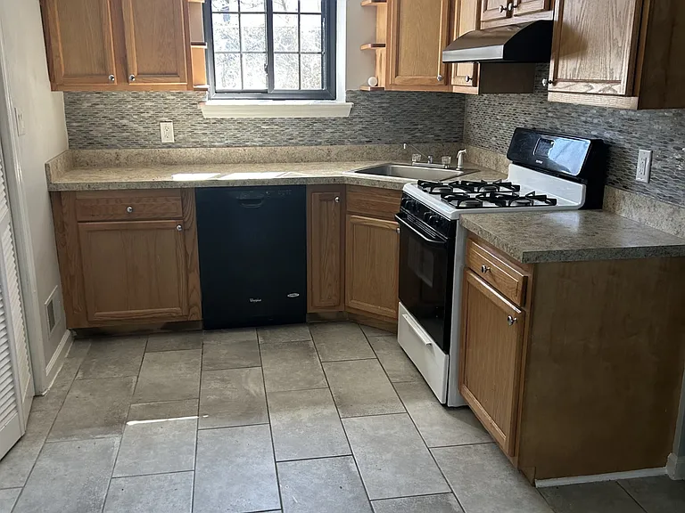 fresh kitchen with dishwasher