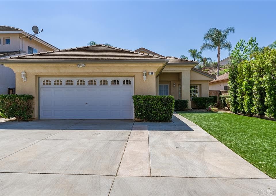 1st image of 745 Bel Air Dr W