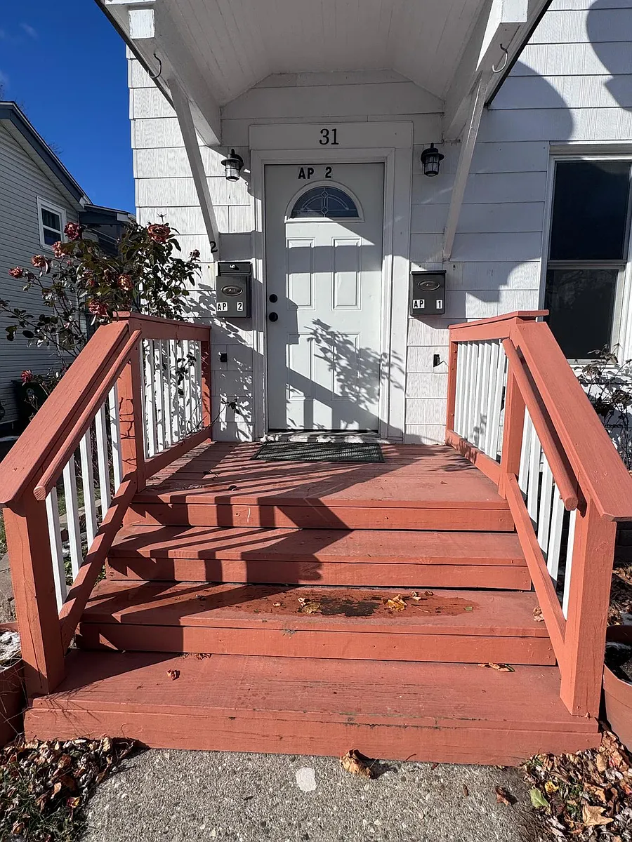 Building Photo - 31 Beattie Ave #2