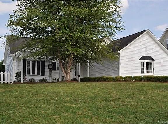 2nd image of 954 Faye St