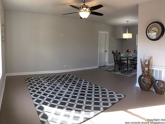 3rd image of 421 Sutton Dr