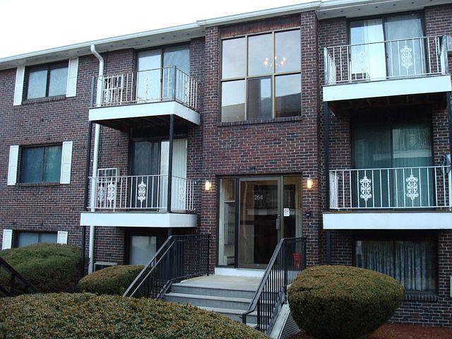 1st image of 264 E Haverhill St APT 17