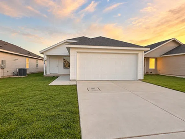 120 Bronco Rdg, Pleasanton, TX 78064