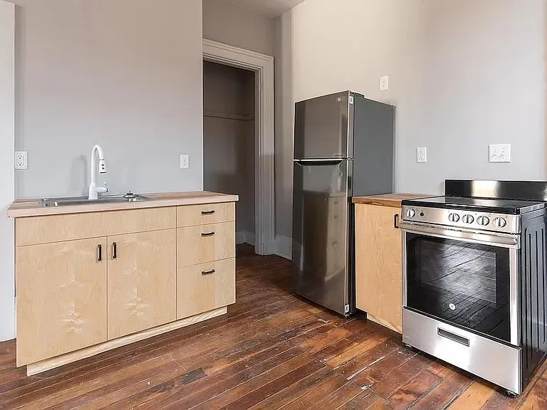 205 W McMicken Ave — Photo 3