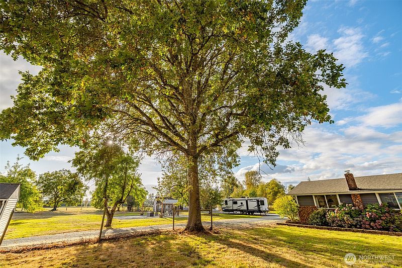 2nd image of 26417 Minkler Road