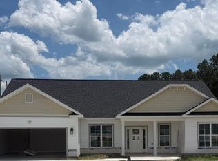 103 Seashore St, Grimesland, NC 27837