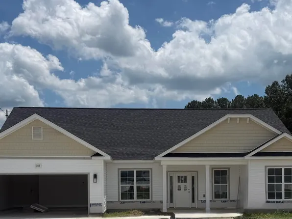 103 Seashore Street, Grimesland, NC 27837