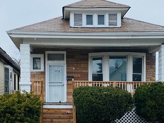 3rd image of 1318 W 72nd Pl