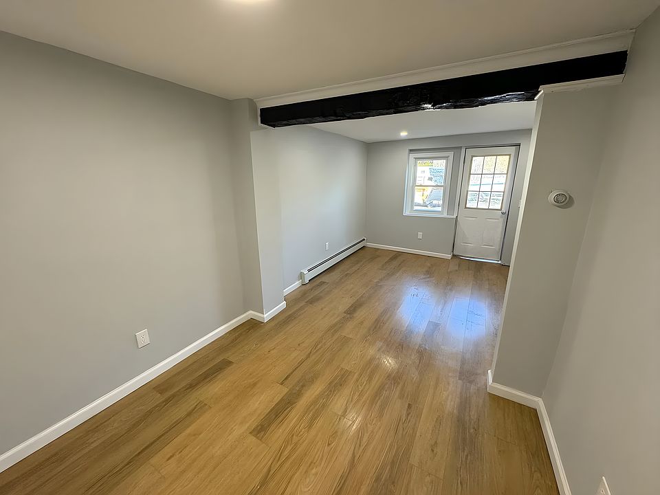 2nd image of 1338 Mountain Ave #3