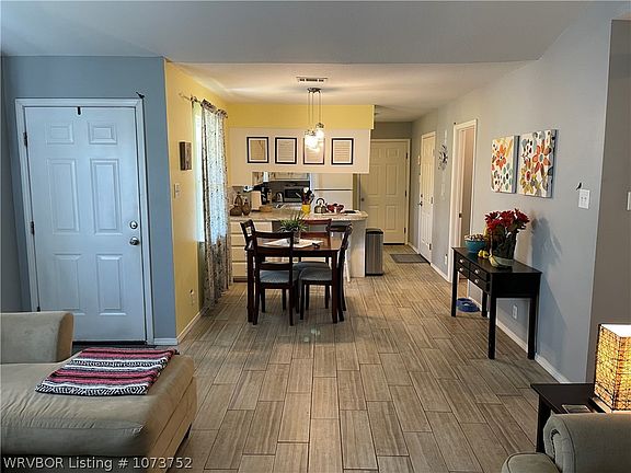 4th image of 604 Evergreen Dr