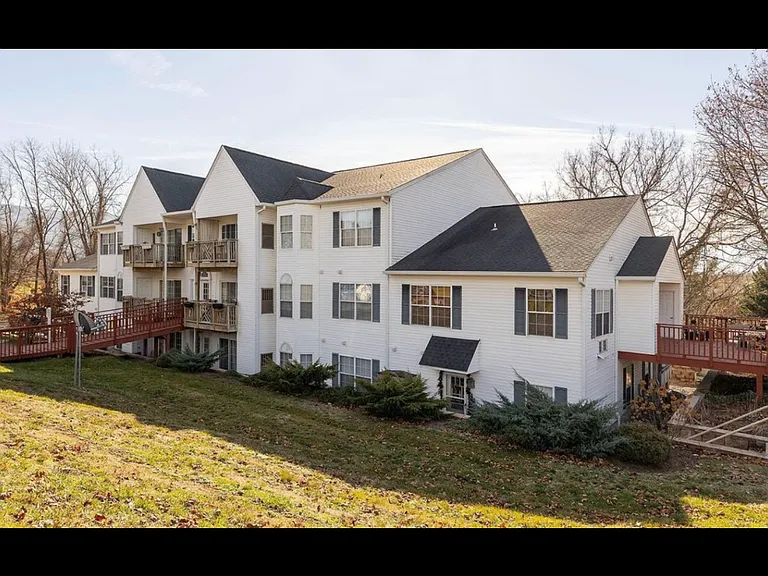 4072 Rose Bud Ct #72 — Photo 1