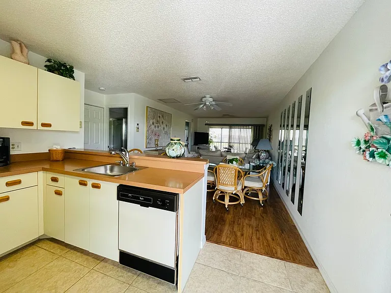 25100 Sandhill Blvd #Q201 — Photo 3