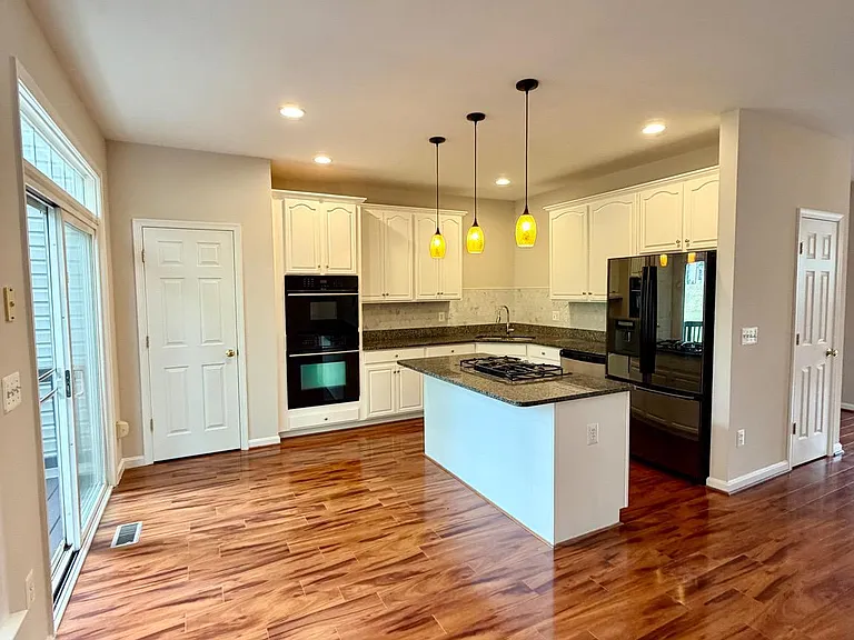 15519 Exmore Ct — Photo 3