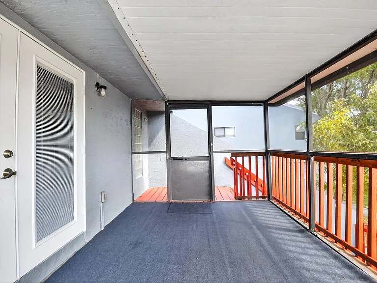 18 Crossings Cir #F — Photo 6