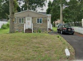 33 Selden Blvd, Centereach, NY 11720