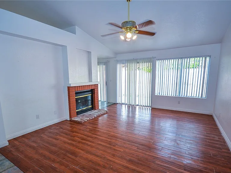 6762 Shelter Ln — Photo 2