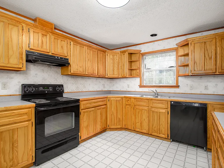 8355 Highway 71 N — Photo 4
