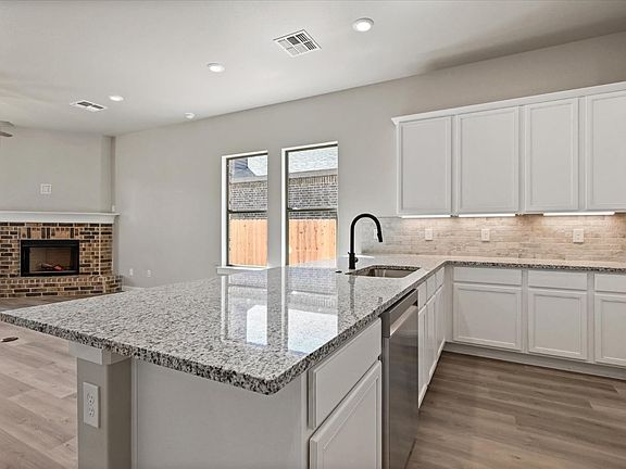 4th image of 2707 Turner Ave